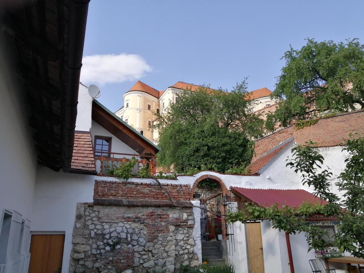 Castle-Wall-Inn Mikulov Exteriör bild